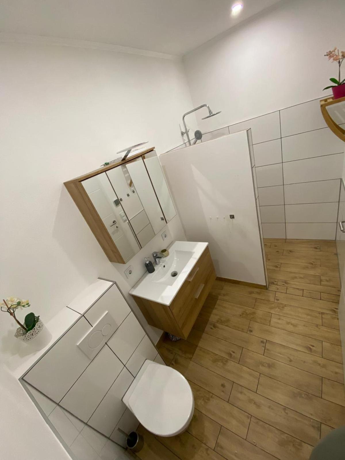 Apartment Milena Kastela Mit Whirlpool Kaštela Exterior foto
